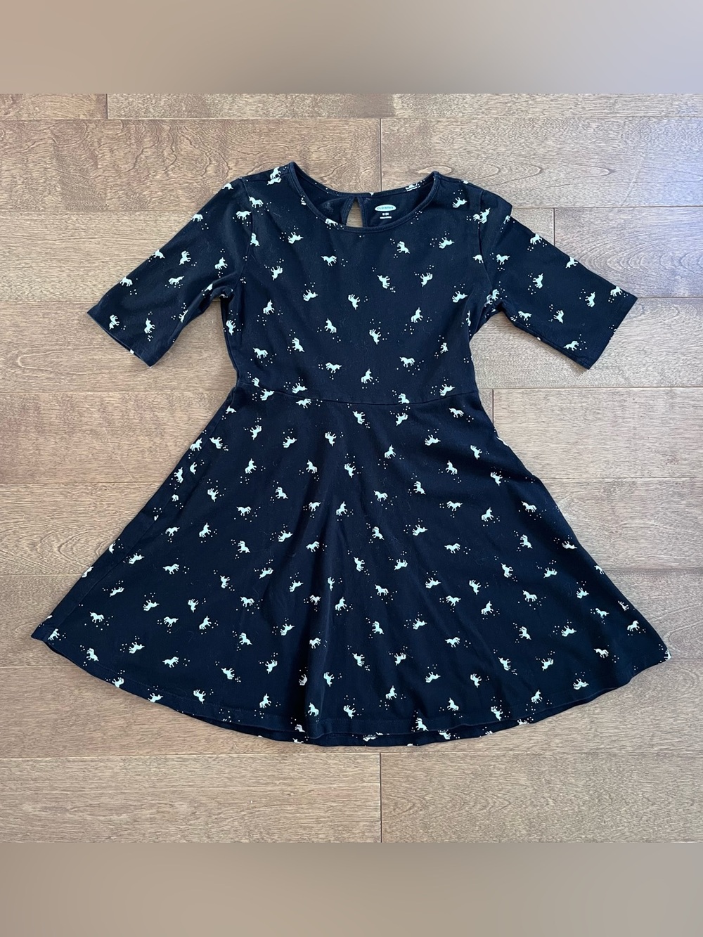 2/$10 OLD NAVY Girls unicorn M (8y)